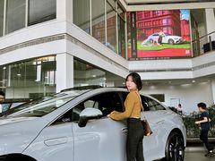 -宁波之星奔驰4S店(海曙店)