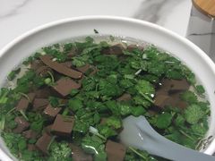 馋口鸭血汤-馋三尺蟹粉小笼(人民广场店)