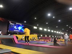 -嘿哟动霸CHUA·新潮玩运动娱乐中心·蹦床滑冰团建乐园