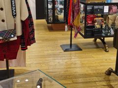 -Vivienne Westwood(上海来福士广场店)