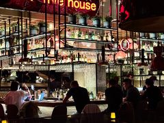 -FOUR PLAY BAR