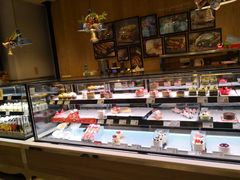 面包甜点陈列柜-巴黎贝甜(大宁国际商业广场店)