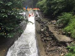 -重庆神龙峡漂流