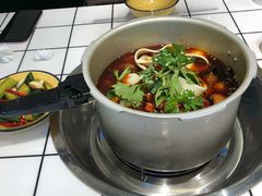 -晓彭肥肠鸡·泡椒鸡火锅(水木天地店)
