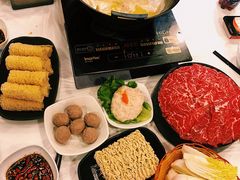 -鲜入围煮花胶鸡海鲜火锅