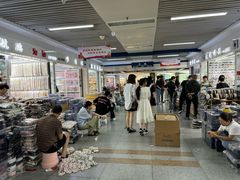 -义乌小商品批发市场(中国小商品城·篁园服装市场店)