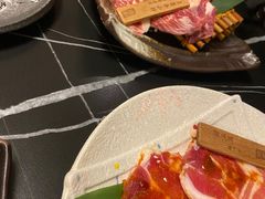 -山川小町·极番烧肉(新地假日广场店)