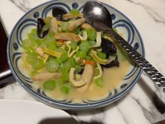 菜心炒口蘑-湖滨28中餐厅·西湖宴·杭州君悦酒店