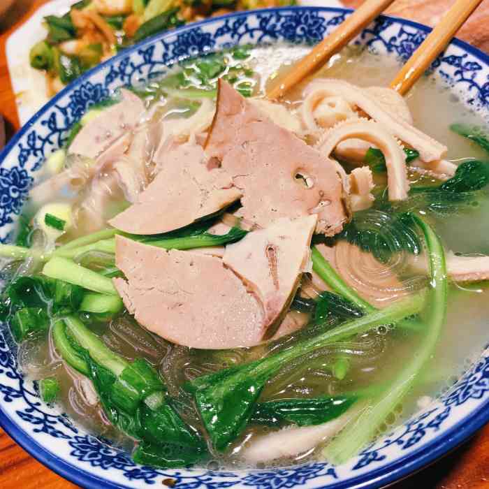 苏州藏书羊肉面馆(华发路店)-"吃完了才想起忘记拍清汤羊肉面和大蒜炒