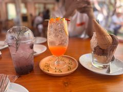 -Chom Cafe and Restaurant