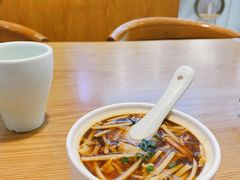 海鲜酸辣汤-船歌·鱼水饺青岛菜(枫蓝国际购物中心店)