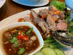 -Chom Cafe and Restaurant