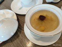 雪莲子炖五宝-和苑酒家·一线江景(星寰店)