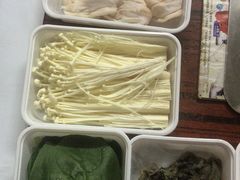 -海底捞火锅鲜切牛肉主题店(长寿路店)