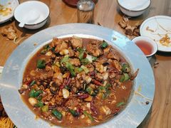 -俭寨大盘鸡·手抓肉·烧烤新疆菜(乌苏路店)
