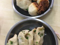 -黄阿姨锅贴大王(万航渡路店)