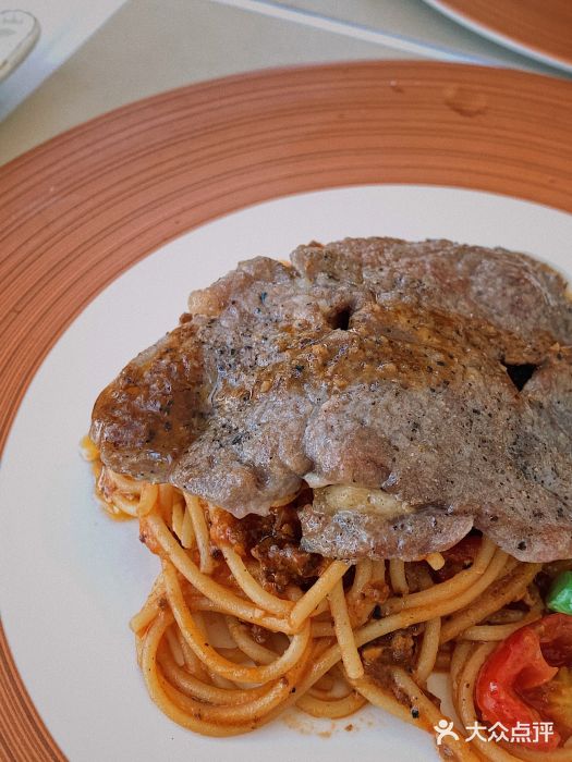 神秘先生西餐酒廊经典意式肉酱意面图片