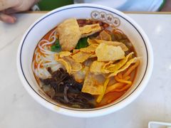 -弘束束柳州深巷螺蛳粉(珠江路店)
