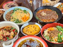 -爆炸头阿姨小四川正宗川味小吃(无任何分店)