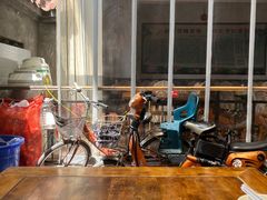 -茅屋大酒店