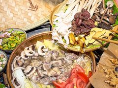 -阿山卓·野生菌火锅·纳西火塘烤肉