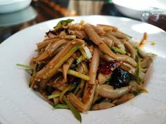 -东口码头·烧鸽子·鱼头泡饼·地方菜(金鹰悦城店)