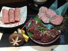 -山川小町·极番烧肉(新地假日广场店)