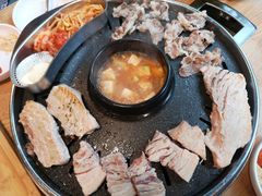 -江南猪肉商会无限续吃(弘大店)