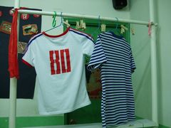 吃饭的教室-做了不起的80后