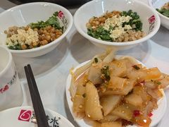 -忘情水鱼头·鲜鱼火锅(滨江中路店)