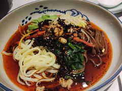 -江城小馆陕南妈妈菜·全球旅行餐厅(钟楼店)