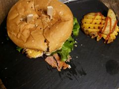 -HIGH FIVE哈福手工汉堡(桂林路店)