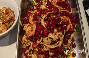 Spicy Fresh Squid with Shrimp