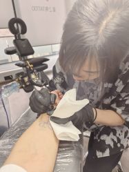 点击看大图 -龙之吻专业刺青·手工耳洞·纹身去色