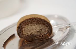 Roasted Tea Chiffon Cream Roll