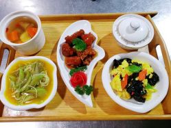 -卓玥国际月子会所(罗山路店)