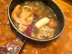 -老牌坊云南鱼豆花火锅(哈西万达店)