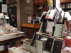 -西西弗书店&矢量咖啡(壹方购物中心店)