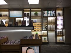 -LOGO眼镜·蔡司品牌折扣店(龙华清湖店)