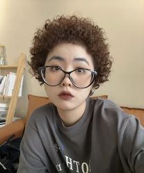 -BULB STUDIO 巴柏明星发型工作室
