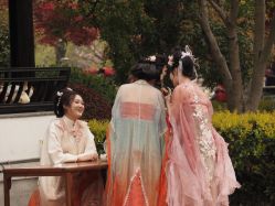 -梦回汉唐汉服旗袍体验馆(拙政园店)