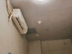 -卡罗酒店(东门晒布地铁站店)