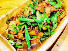 -老滇山寨•云南特色菜•地方菜•民族风情歌舞表演(金碧店)