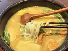 -银米·云南传统过桥米线(双廊黑金冠店)