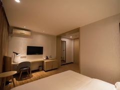 -柏曼酒店(合肥国购广场三里庵地铁店)