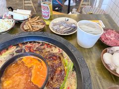 -黄潇洒老火锅(九眼桥宏济巷店)