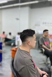 -茶发Salon·烫发染发理发