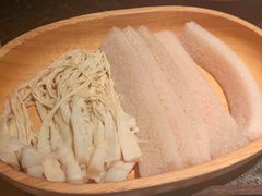 -三出山火锅(南京万象天地店)