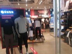 -优衣库(广州番禺万达广场店)