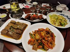 妙龄乳鸽-香山家宴